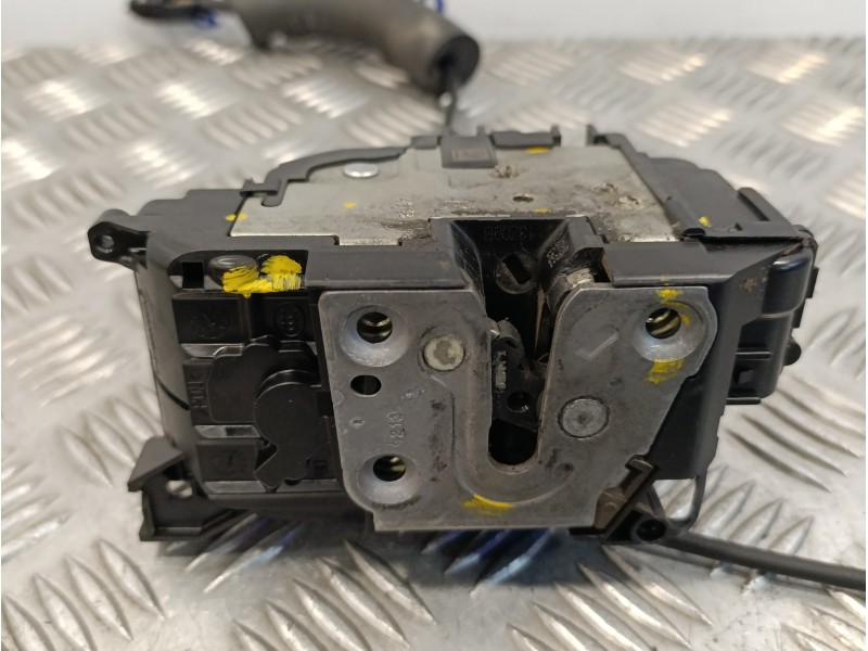 Recambio de cerradura puerta delantera derecha para renault megane iii berlina 5 p 1.2 16v referencia OEM IAM   