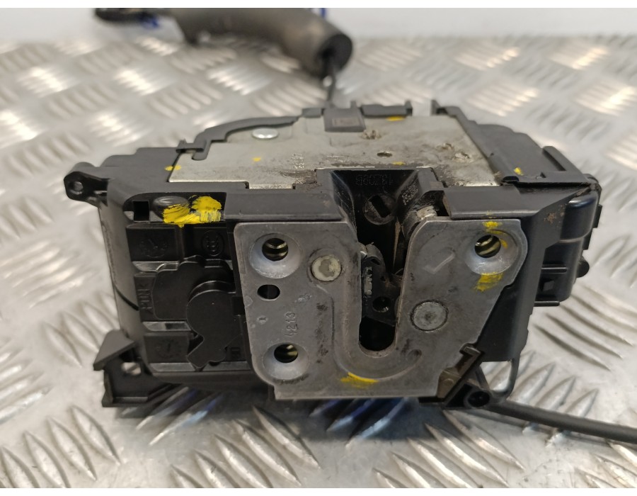 Recambio de cerradura puerta delantera derecha para renault megane iii berlina 5 p 1.2 16v referencia OEM IAM   