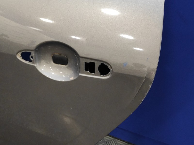 Recambio de puerta trasera izquierda para renault scenic iii 1.5 dci diesel fap referencia OEM IAM   