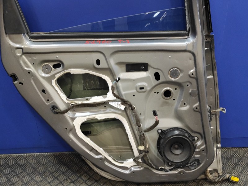 Recambio de puerta trasera izquierda para renault scenic iii 1.5 dci diesel fap referencia OEM IAM   