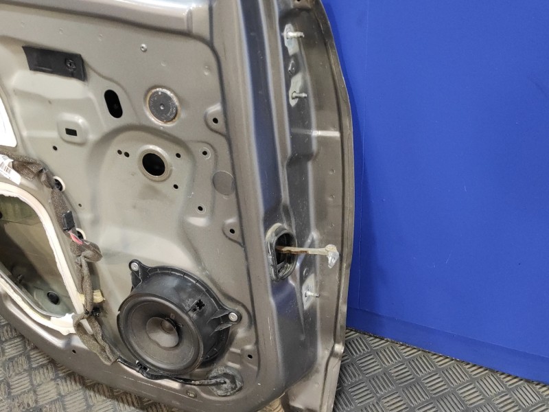 Recambio de puerta trasera izquierda para renault scenic iii 1.5 dci diesel fap referencia OEM IAM   