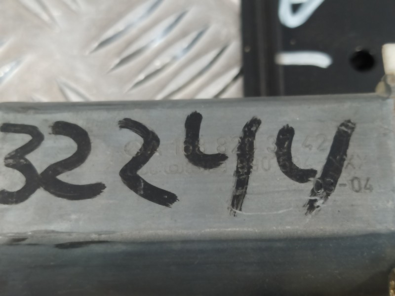 Recambio de elevalunas delantero izquierdo para mercedes-benz clase a (w168) 140 (168.031) referencia OEM IAM A1688203742  
