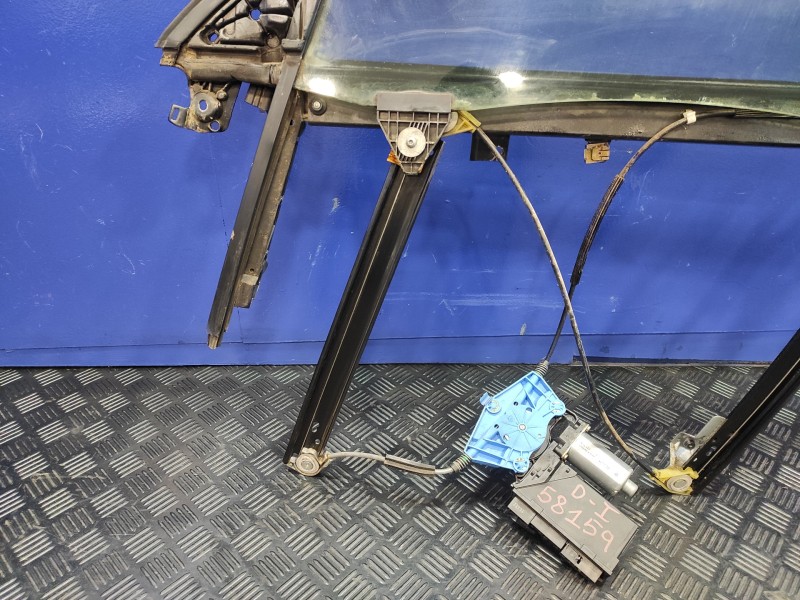 Recambio de elevalunas delantero izquierdo para audi a4 avant (8e) referencia OEM IAM 8E0837461C 105840106 8E1959801B