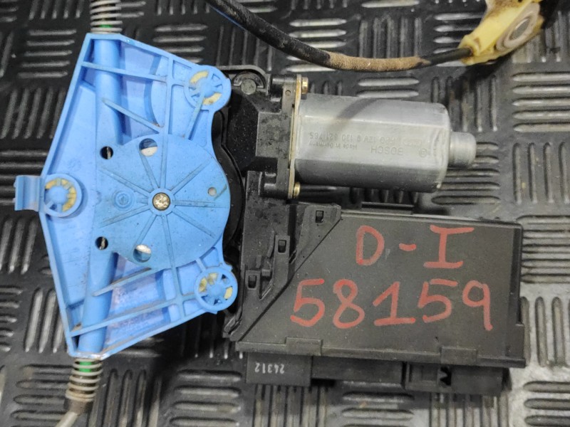 Recambio de elevalunas delantero izquierdo para audi a4 avant (8e) referencia OEM IAM 8E0837461C 105840106 8E1959801B