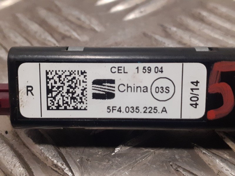 Recambio de antena para seat leon (5f1) 1.6 tdi referencia OEM IAM 5F4035225A  