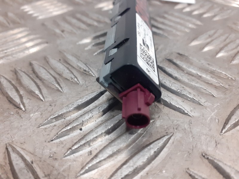 Recambio de antena para seat leon (5f1) 1.6 tdi referencia OEM IAM 5F4035225A  