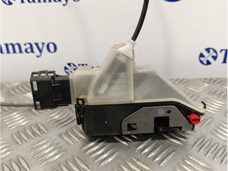 Recambio de cerradura puerta trasera derecha para peugeot 3008 1.6 blue-hdi fap referencia OEM IAM 16942683  