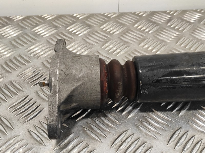 Recambio de amortiguador trasero derecho para hyundai i30 (gd) 1.4 cat referencia OEM IAM 55311AXXXE  