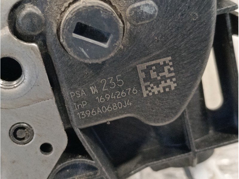 Recambio de cerradura puerta delantera izquierda para peugeot 3008 1.6 blue-hdi fap referencia OEM IAM 16942676  