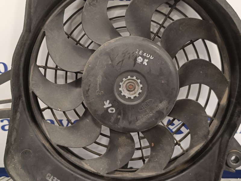 Recambio de electroventilador para hyundai h 1 starex 2.5 turbodiesel cat referencia OEM IAM 977864A005 3C2236 977304A005