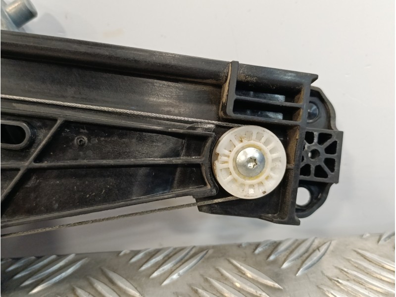 Recambio de elevalunas trasero izquierdo para peugeot 3008 1.6 blue-hdi fap referencia OEM IAM 9811793480 1137328865 0130824071
