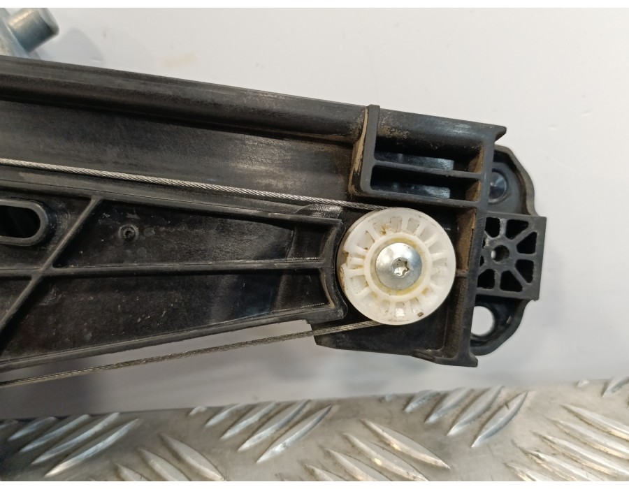 Recambio de elevalunas trasero izquierdo para peugeot 3008 1.6 blue-hdi fap referencia OEM IAM 9811793480 1137328865 0130824071