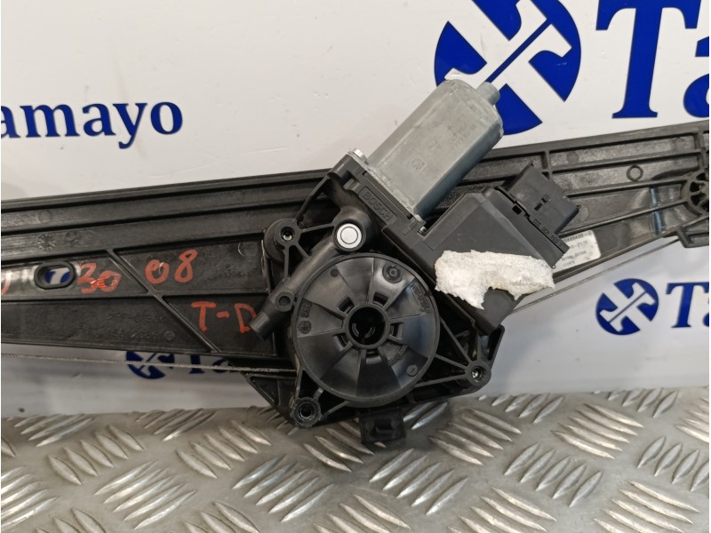 Recambio de elevalunas trasero derecho para peugeot 3008 1.6 blue-hdi fap referencia OEM IAM 9811864480 1137328865 0130824070