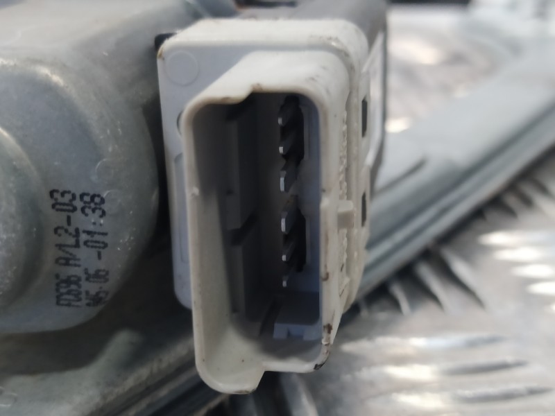 Recambio de elevalunas delantero derecho para peugeot 1007 1.4 hdi referencia OEM IAM 400816P  