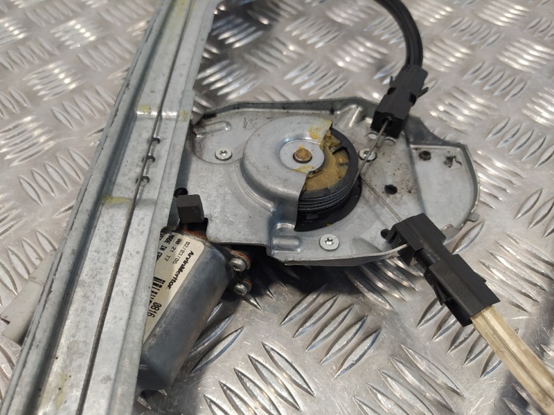 Recambio de elevalunas delantero derecho para peugeot 1007 1.4 hdi referencia OEM IAM 400816P  