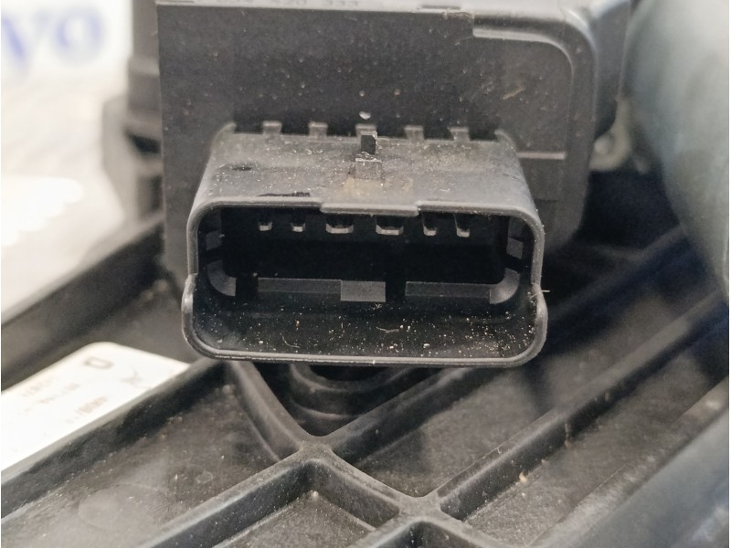 Recambio de elevalunas trasero derecho para peugeot 3008 1.6 blue-hdi fap referencia OEM IAM 9811864480 1137328865 0130824070