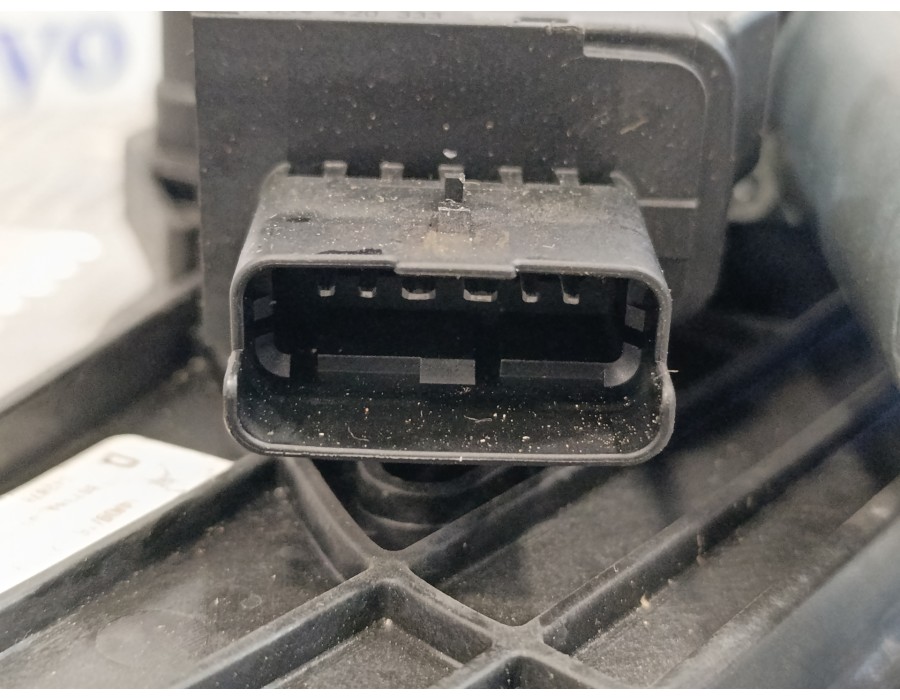 Recambio de elevalunas trasero derecho para peugeot 3008 1.6 blue-hdi fap referencia OEM IAM 9811864480 1137328865 0130824070