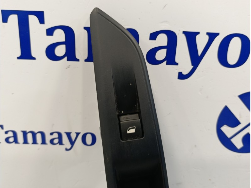 Recambio de mando elevalunas trasero derecho para peugeot 3008 1.6 blue-hdi fap referencia OEM IAM 9810514977  