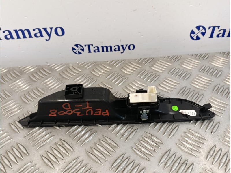 Recambio de mando elevalunas trasero derecho para peugeot 3008 1.6 blue-hdi fap referencia OEM IAM 9810514977  