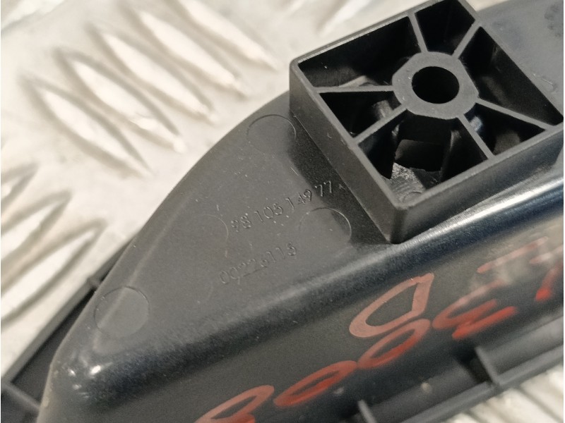 Recambio de mando elevalunas trasero derecho para peugeot 3008 1.6 blue-hdi fap referencia OEM IAM 9810514977  