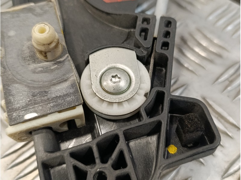 Recambio de elevalunas delantero derecho para peugeot 3008 1.2 12v e-thp referencia OEM IAM 9811791280 1137328865 0130824068