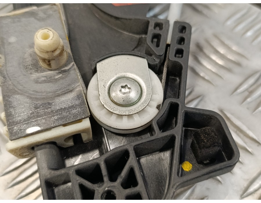 Recambio de elevalunas delantero derecho para peugeot 3008 1.2 12v e-thp referencia OEM IAM 9811791280 1137328865 0130824068