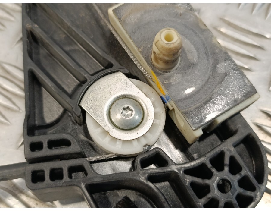 Recambio de elevalunas delantero derecho para peugeot 3008 1.2 12v e-thp referencia OEM IAM 9811791280 1137328865 0130824068