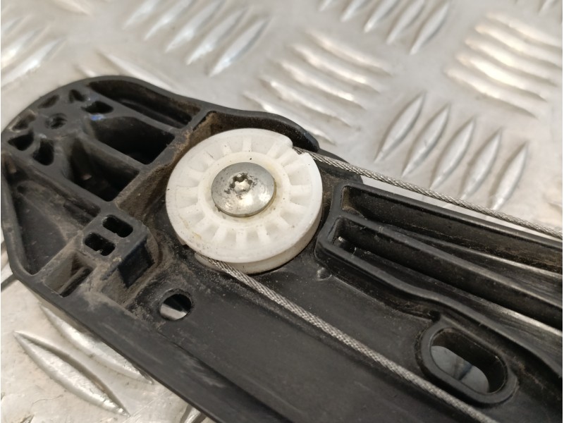 Recambio de elevalunas delantero derecho para peugeot 3008 1.2 12v e-thp referencia OEM IAM 9811791280 1137328865 0130824068