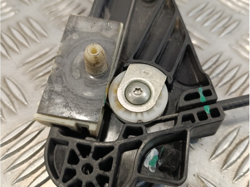 Recambio de elevalunas delantero izquierdo para peugeot 3008 1.2 12v e-thp referencia OEM IAM 9811848780  0130824069