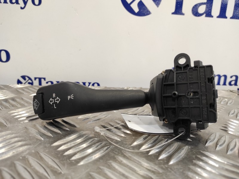 Recambio de mando intermitentes para bmw serie 5 berlina (e39) 530d referencia OEM IAM 8363668K  