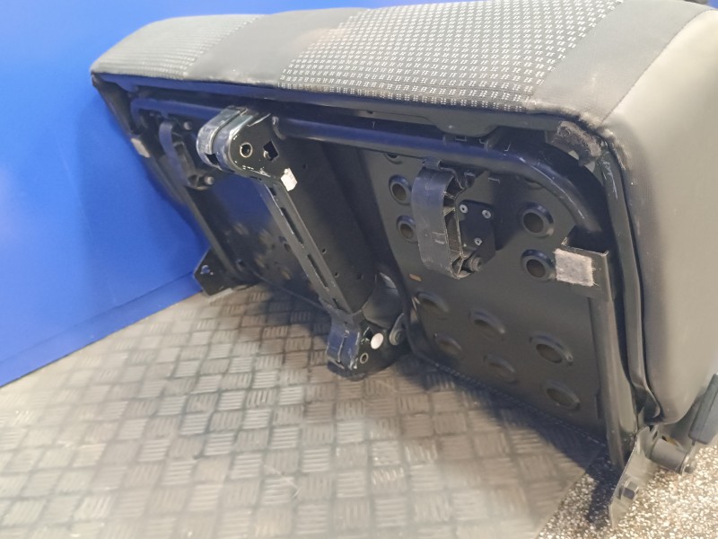 Recambio de asiento delantero derecho para mercedes-benz sprinter ii james cook (906) 3.0 cdi referencia OEM IAM   