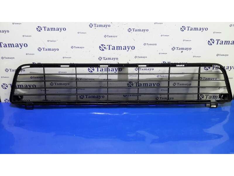 Recambio de rejilla paragolpes delantero para toyota hilux (kun) referencia OEM IAM 531120K060  