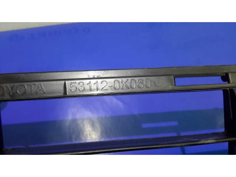 Recambio de rejilla paragolpes delantero para toyota hilux (kun) referencia OEM IAM 531120K060  