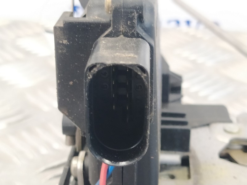 Recambio de cerradura puerta delantera izquierda para audi a4 berlina (8e) 1.9 tdi referencia OEM IAM   
