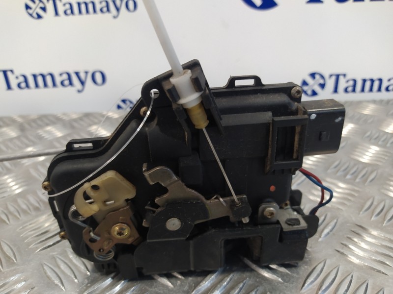 Recambio de cerradura puerta delantera izquierda para audi a4 berlina (8e) 1.9 tdi referencia OEM IAM   
