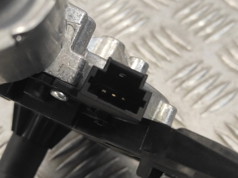 Recambio de motor limpia trasero para peugeot 308 1.6 blue-hdi fap referencia OEM IAM 9819523180  0390205010