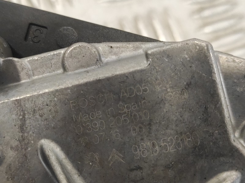 Recambio de motor limpia trasero para peugeot 308 1.6 blue-hdi fap referencia OEM IAM 9819523180  0390205010