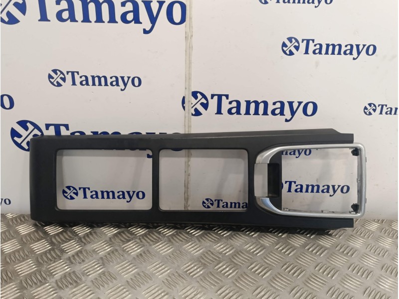 Recambio de moldura para land rover discovery sport referencia OEM IAM FK72045A66A  