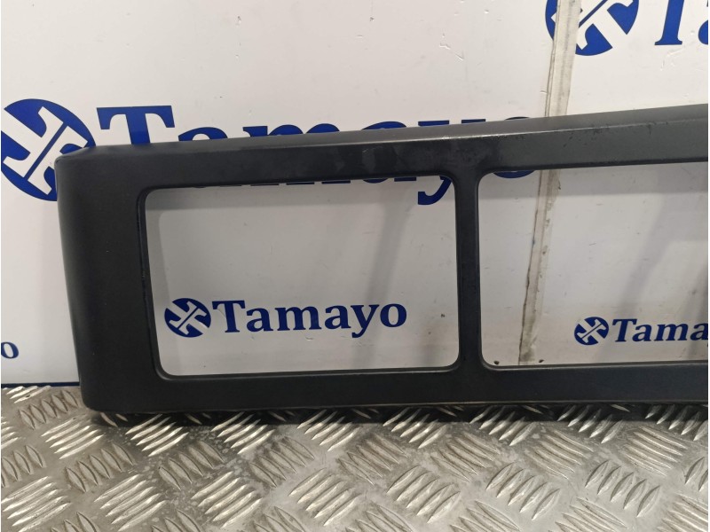 Recambio de moldura para land rover discovery sport referencia OEM IAM FK72045A66A  