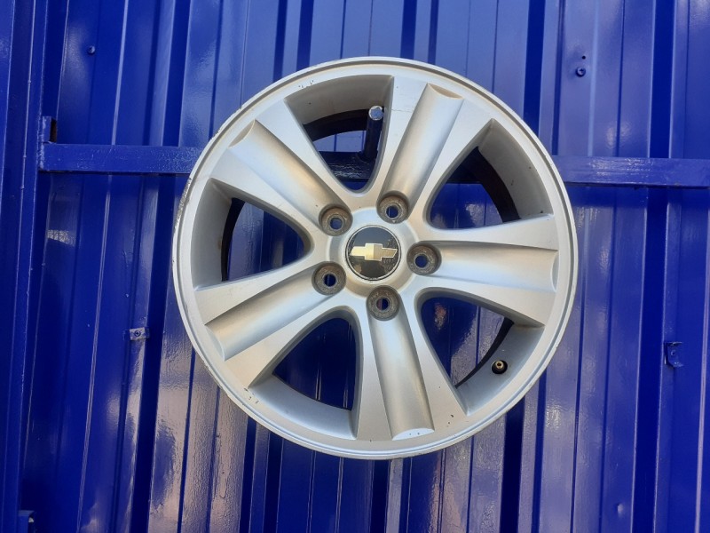 Recambio de llanta para chevrolet captiva 2.4 cat referencia OEM IAM   