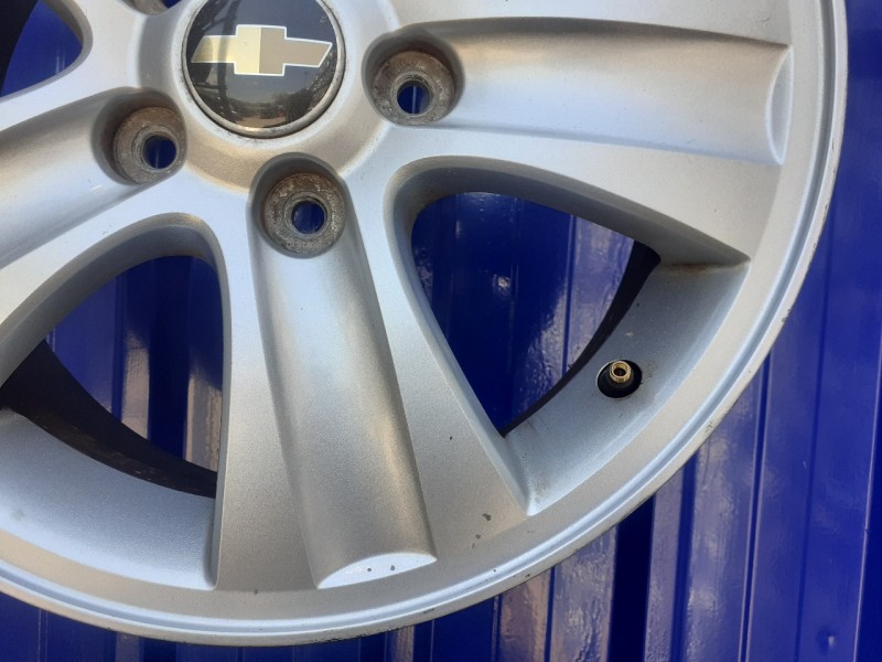 Recambio de llanta para chevrolet captiva 2.4 cat referencia OEM IAM   