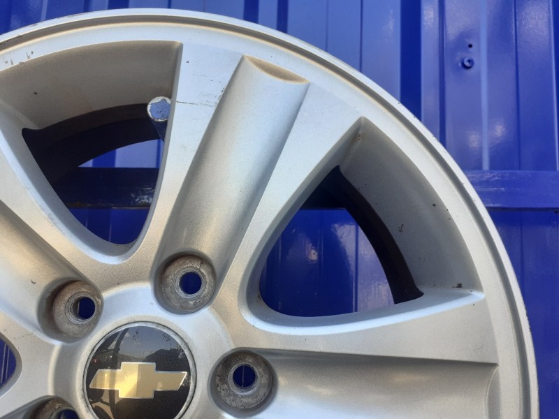 Recambio de llanta para chevrolet captiva 2.4 cat referencia OEM IAM   