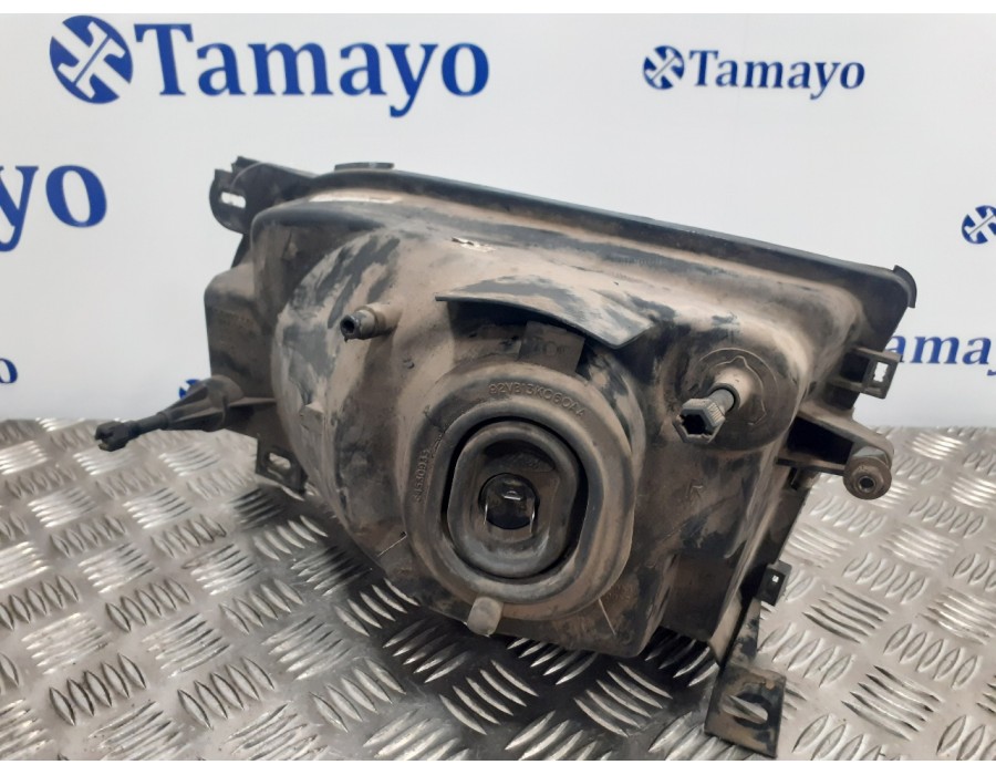 Recambio de faro derecho para ford transit, caja cerrada 86/92 2.5 diesel referencia OEM IAM 92VB13005AB  