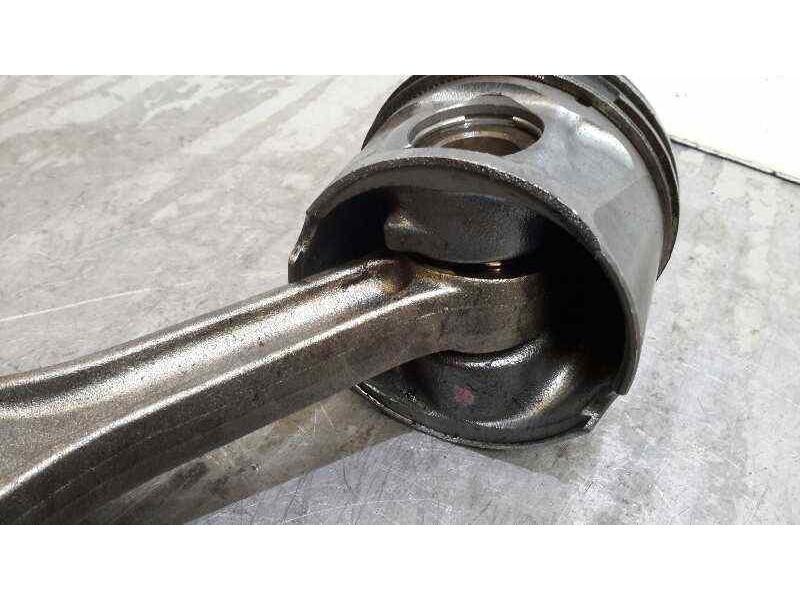 Recambio de piston para land rover discovery 2.7 td v6 cat referencia OEM IAM H268X  276DT