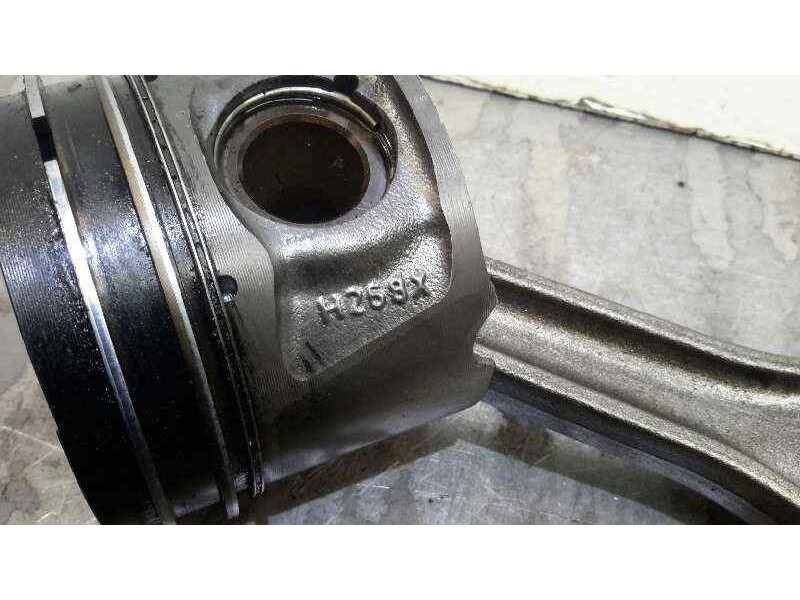 Recambio de piston para land rover discovery 2.7 td v6 cat referencia OEM IAM H268X  276DT