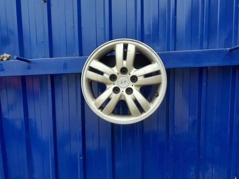 Recambio de llanta para hyundai tucson (jm) referencia OEM IAM 529102E220  