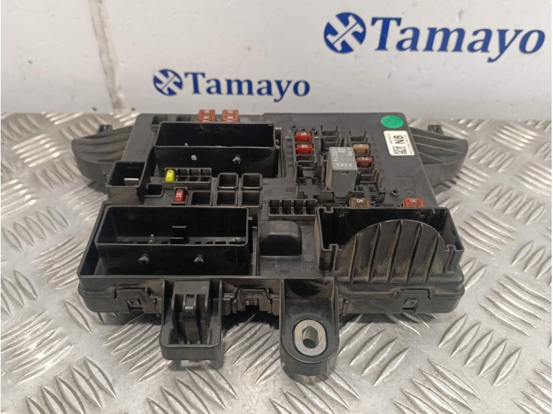 Recambio de caja reles / fusibles para opel insignia sports tourer referencia OEM IAM 544949969  1327731801