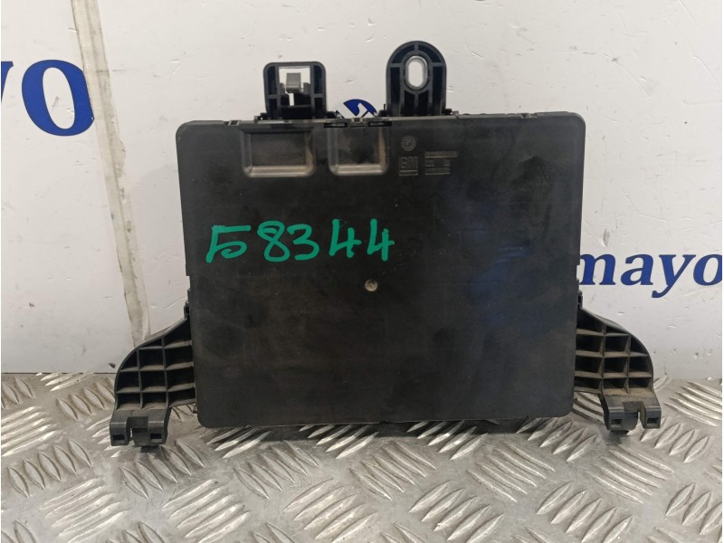 Recambio de caja reles / fusibles para opel insignia sports tourer referencia OEM IAM 544949969  1327731801