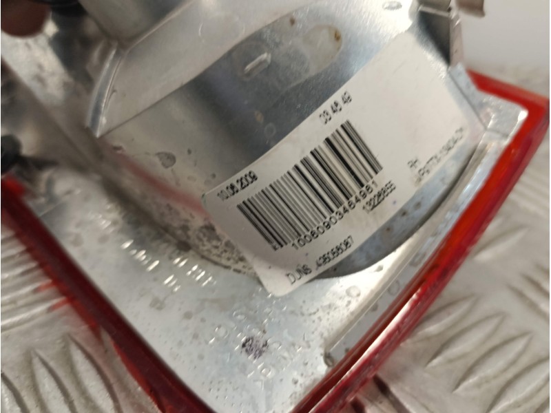 Recambio de piloto trasero derecho interior para opel insignia sports tourer referencia OEM IAM 13226855  