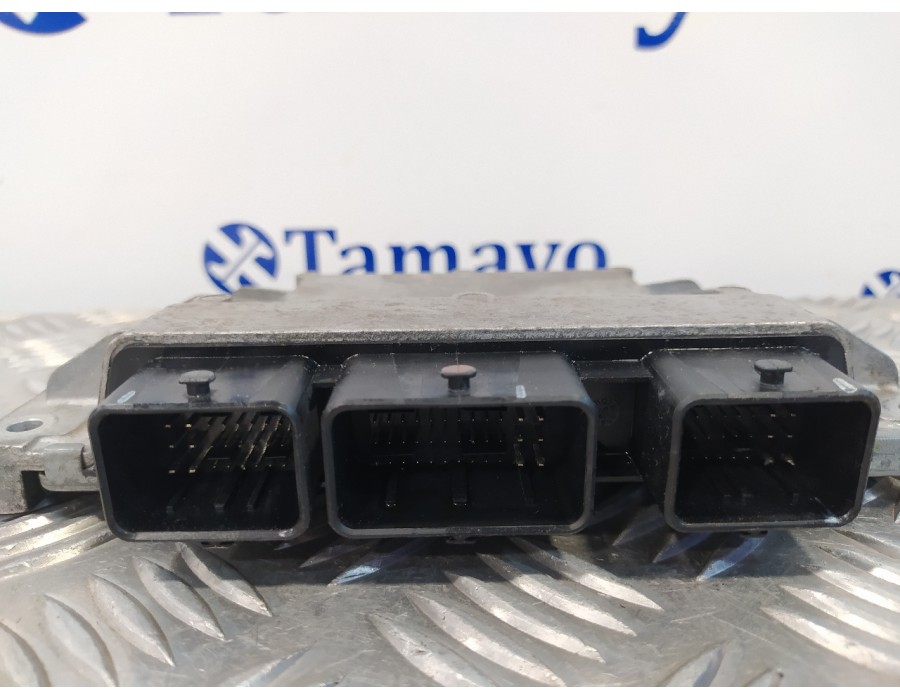 Recambio de centralita motor uce para dacia sandero 1.2 16v cat referencia OEM IAM S120205101A 8201082039 8201082042